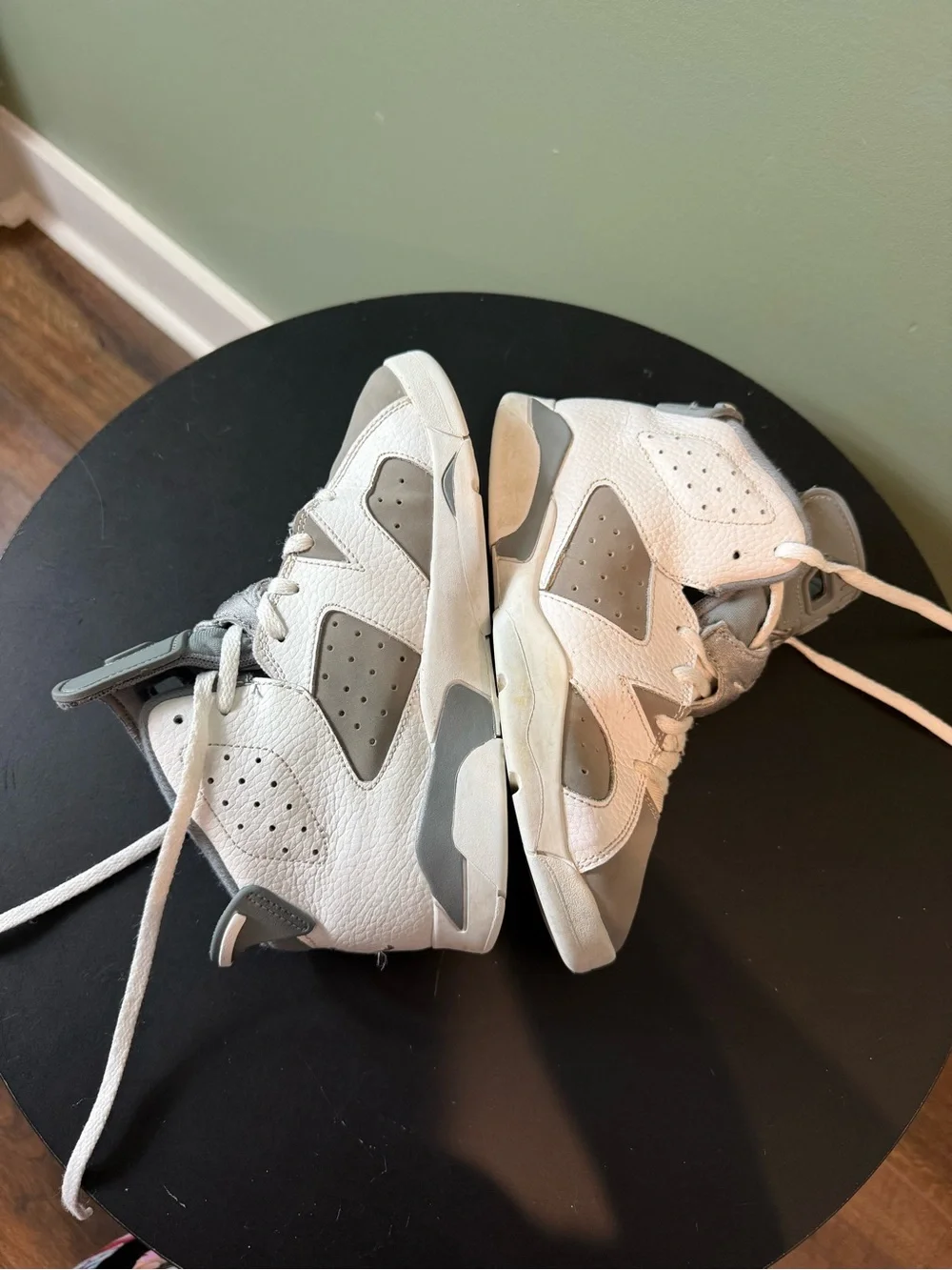 Tyler Jordan 6 retro, gray, and white sides 2,5Y sz